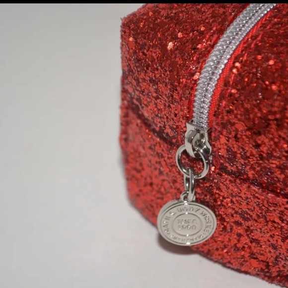 3/$100❤️BATH & BODY WORKS❤️COSMETIC MAKE UP CASE ❤️BRAND NEW WITH TAG ❤️ - Picture 2 of 5